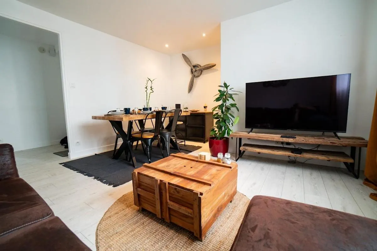 アパート Bright Modern, Near Center And 10 Min From Beaches ブレスト