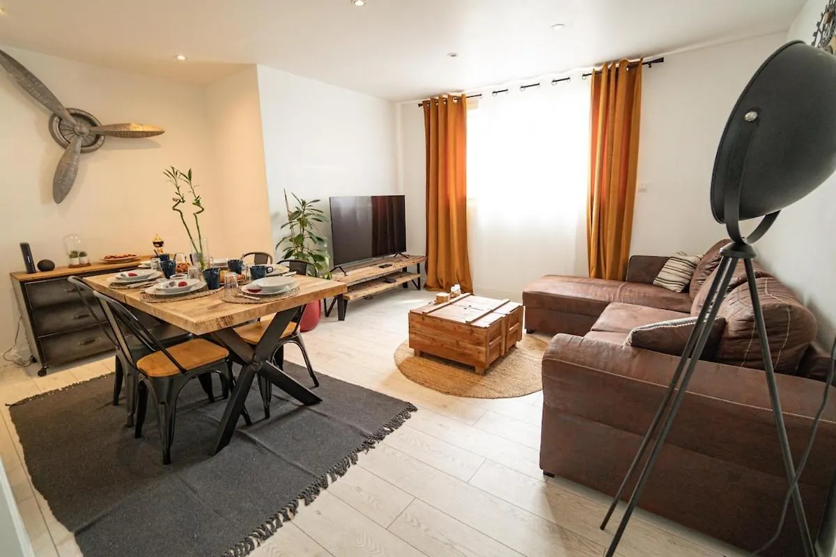 アパート Bright Modern, Near Center And 10 Min From Beaches ブレスト